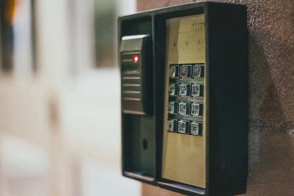 Modern door access control keypad system